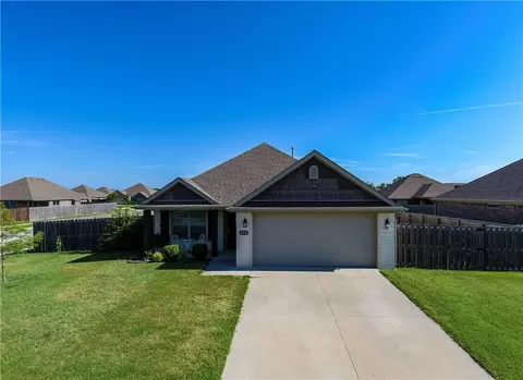 4418 W Divide Dr, Fayetteville, AR 72704