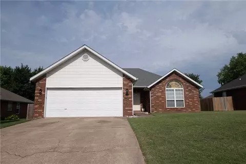 214 Shane Dr, Centerton, AR 72719