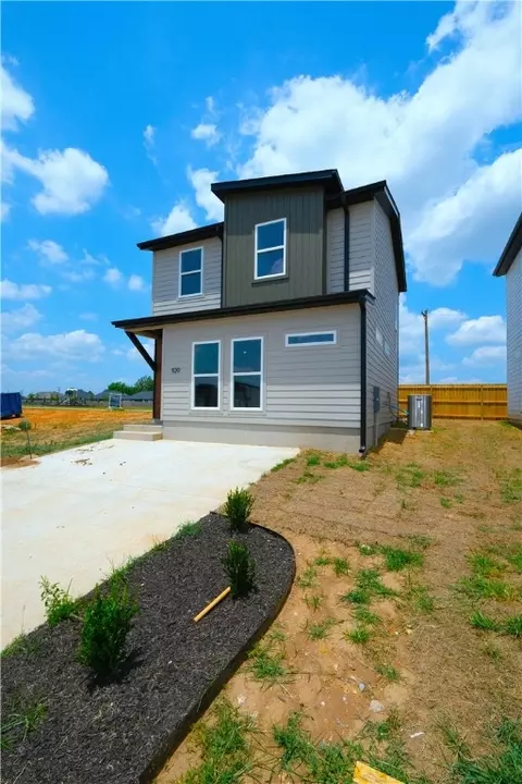 920 Boardwalk Ave, Centerton, AR 72719