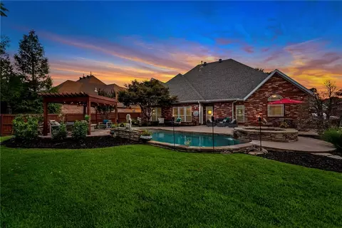 5501 S 44th St, Rogers, AR 72758