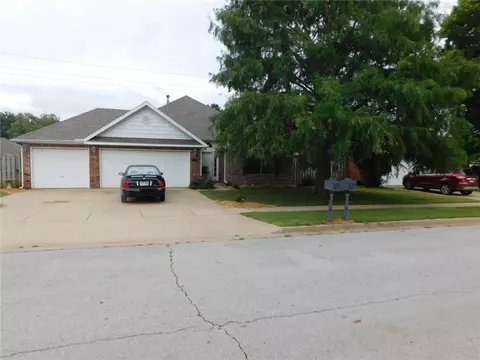 1872 N Cannondale Dr, Fayetteville, AR 72704
