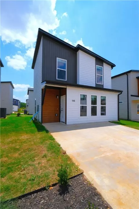 941 Boardwalk Ave, Centerton, AR 72719