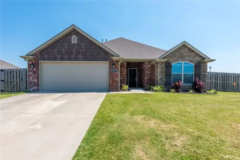 4417 W Divide Dr, Fayetteville, AR 72704