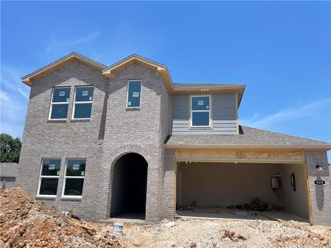 909 W Nursery Rd, Rogers, AR 72758
