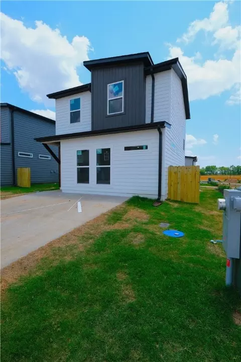 921 Ventnor Ave, Centerton, AR 72719