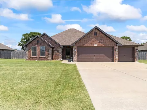 2001 Brooks Pl, Rogers, AR 72758