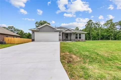 3 Muthill Pl, Bella Vista, AR 72715