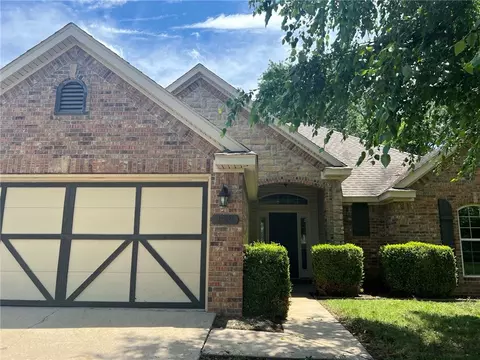 1536 N Oakhaven Pl, Fayetteville, AR 72704