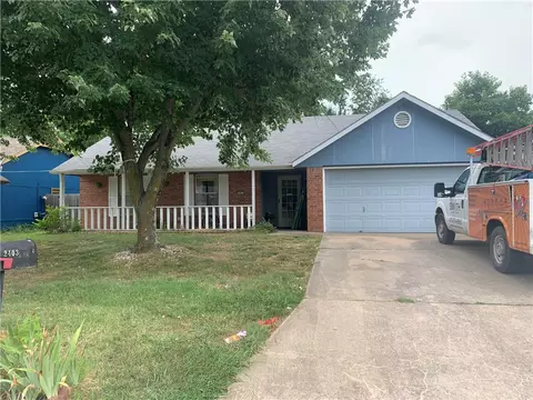 2403 W Sunset Dr, Rogers, AR 72756