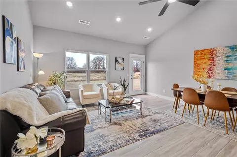 651 Sun Meadows Loop, Centerton, AR 72719 photo 5