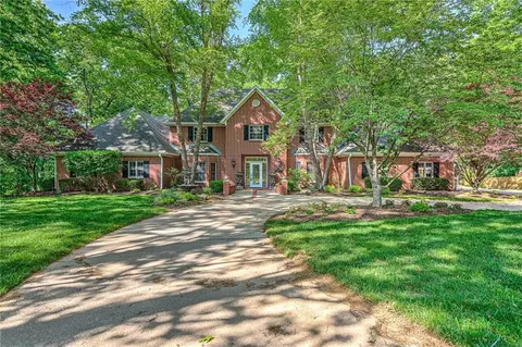 3600 Cardinal Ln, Bentonville, AR 72712