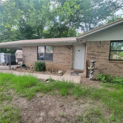 320 Thurman St, Prairie Grove, AR 72753