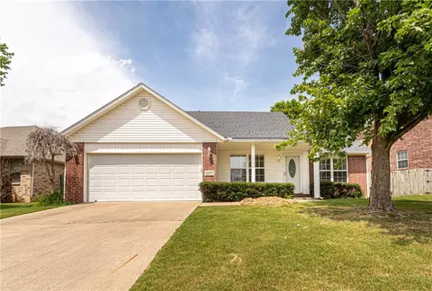 6125 Pleasant Dr, Rogers, AR 72758