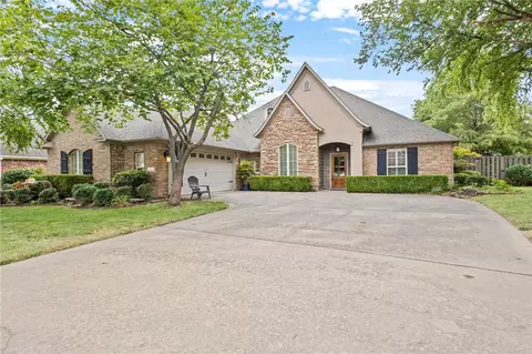 6220 W Greens Chapel Rd, Fayetteville, AR 72704