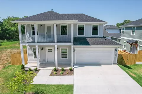 1407 W Pine St, Rogers, AR 72758
