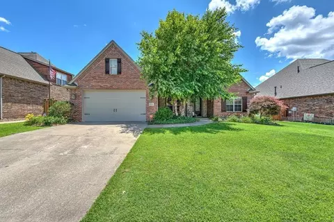 1724 W Cunningham Ave, Rogers, AR 72758