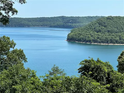 236 Ridge Rd, Eureka Springs, AR 72631