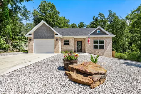3 Kirkdouglas Ln, Bella Vista, AR 72715