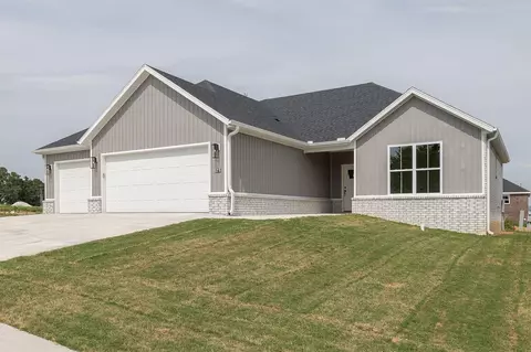 141 Magazine St, Prairie Grove, AR 72753