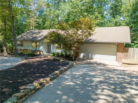8525 Haven Dr, Rogers, AR 72756