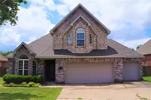 5761 Garnet Dr, Springdale, AR 72764