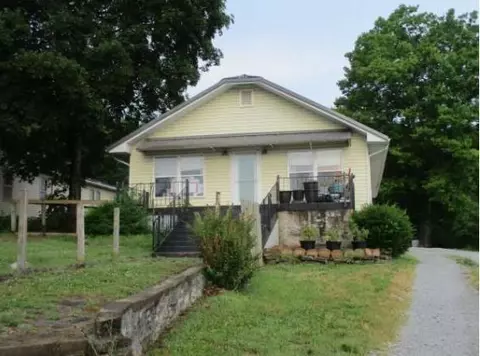 307 Gaskill St, Huntsville, AR 72740