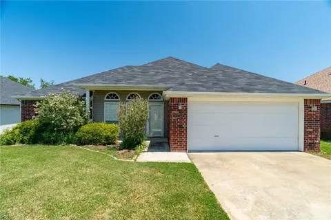 2559 Appleglen St, Springdale, AR 72764