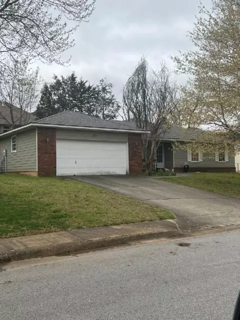 1337 Ash St, Fayetteville, AR 72703