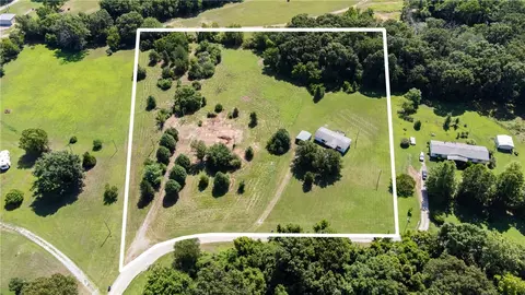 19840 Whitmer Ln, Gravette, AR 72736