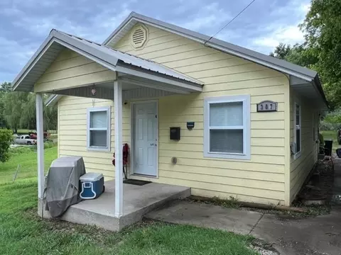 307 N Springfield St, Berryville, AR 72616