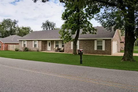 553 SW Dallas St, Gravette, AR 72736