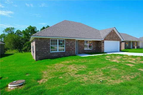 2205 Brown Bear Ln, Gentry, AR 72734
