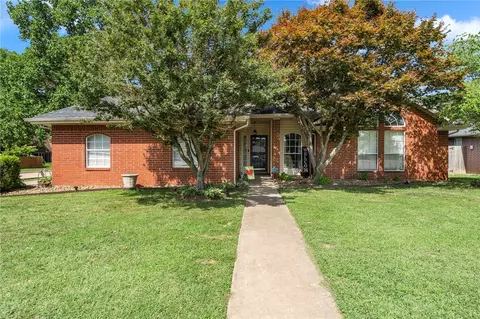 902 N 37th St, Rogers, AR 72756