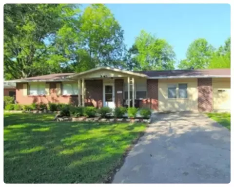 914 13th Pl, Rogers, AR 72758
