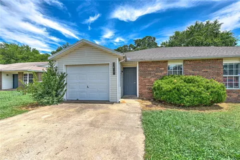 1658 N Boxley Ave, Fayetteville, AR 72704