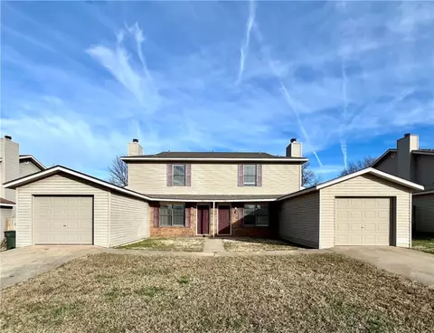 3422 W 3424 W Harvard St, Fayetteville, AR 72704