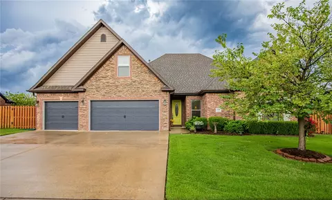 4606 W Langmead Dr, Rogers, AR 72758