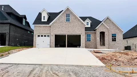 5904 SW Twining Rd, Bentonville, AR 72713