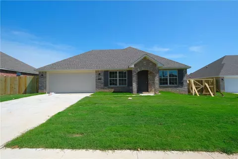2204 Brown Bear Ln, Gentry, AR 72734