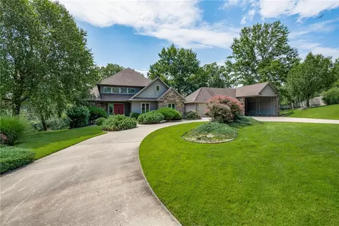 830 E Atalanta Dr, Rogers, AR 72756