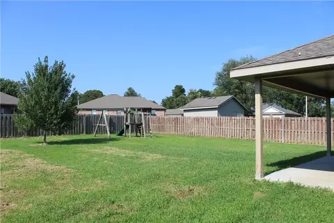 502 Eagle Dr, Gravette, AR 72736 photo 4