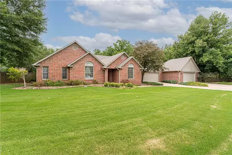 5 Dayne Ln, Bentonville, AR 72712