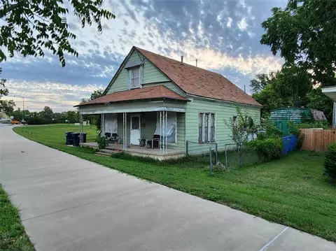 913 S 1st St, Rogers, AR 72756