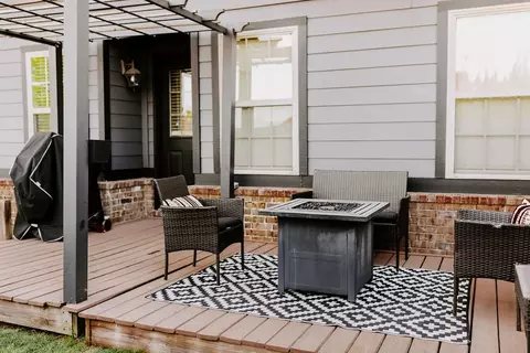 3801 Gibson Ave, Bentonville, AR 72712