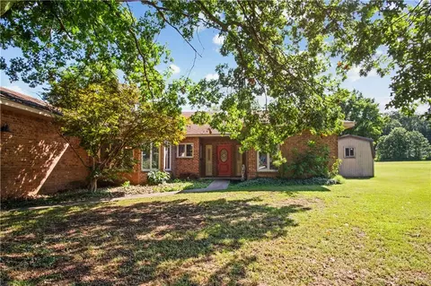 21646 Pinehurst Ct, Siloam Springs, AR 72761