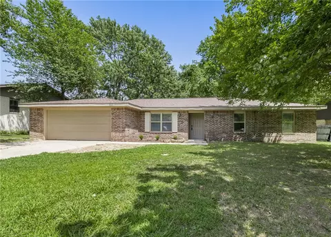 707 N Valley West Dr, Rogers, AR 72756