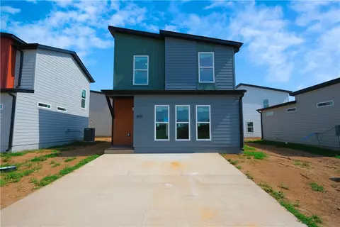 890 Illinois Ave, Centerton, AR 72719