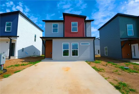 880 Illinois Ave, Centerton, AR 72719