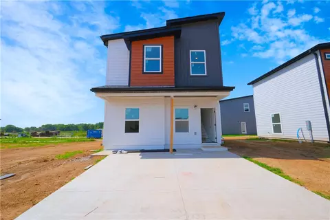 901 Ventnor Ave, Centerton, AR 72719