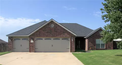 8414 W Westridge Dr, Fayetteville, AR 72704